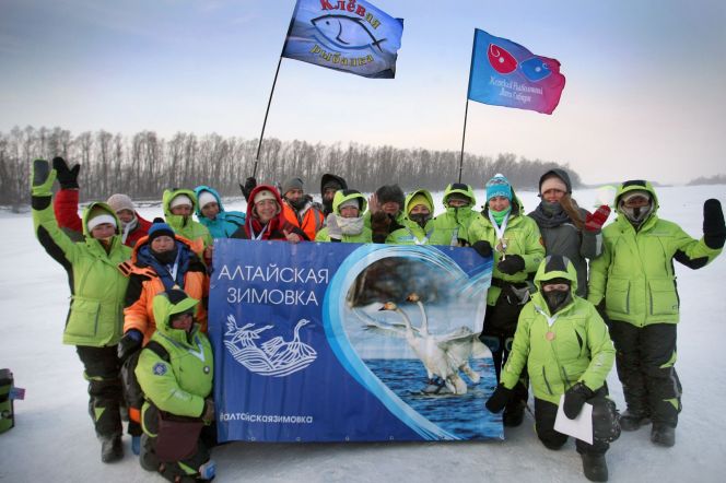 Женская рыболовная лига на "Алтайской зимовке" 