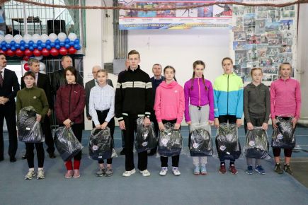 Десять алтайских легкоатлетов стали лауреатами проекта ВФЛА «Тысяча талантов». Фото: Виталий УЛАНОВ