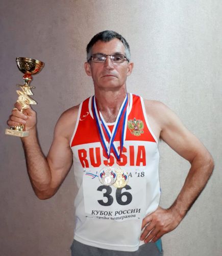 Вячеслав Николаевич Дадыкин. Кандидат в мастера спорта по лёгкой атлетике, 58 лет, Барнаул.