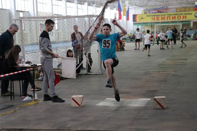 Региональные соревнования по легкоатлетическому троеборью "Шиповка юных". Фото: Виталий Дворянкин