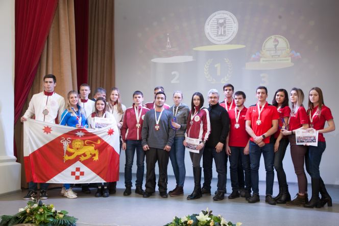 Команда АГМУ стала серебряным призером VIII фестиваля спорта среди медицинских вузов СФО
