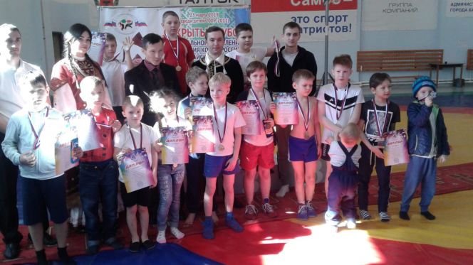 В Барнауле прошел краевой открытый Кубок Федерации по борьбе на поясах