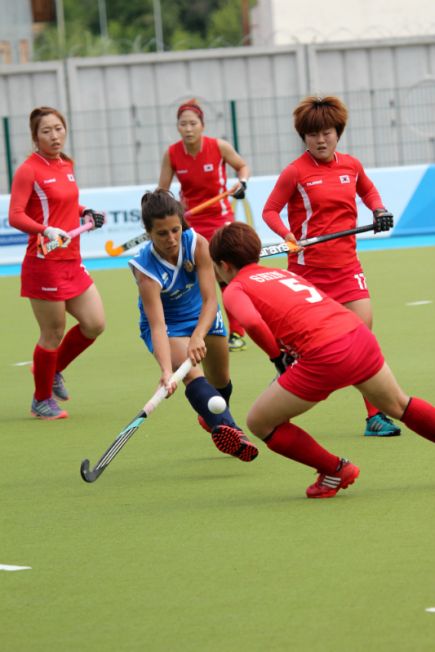 Женская сборная России по хоккею на траве уступила команде Южной Кореи – 1:2 (фото).