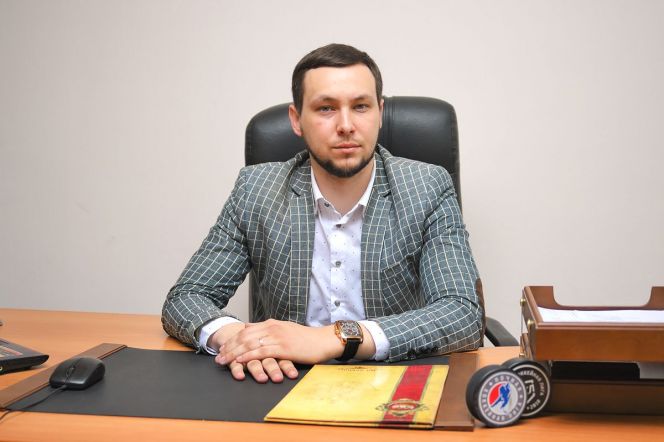 На фото: Руслан Чайкин - новый директор хоккейного клуба «Алтай»