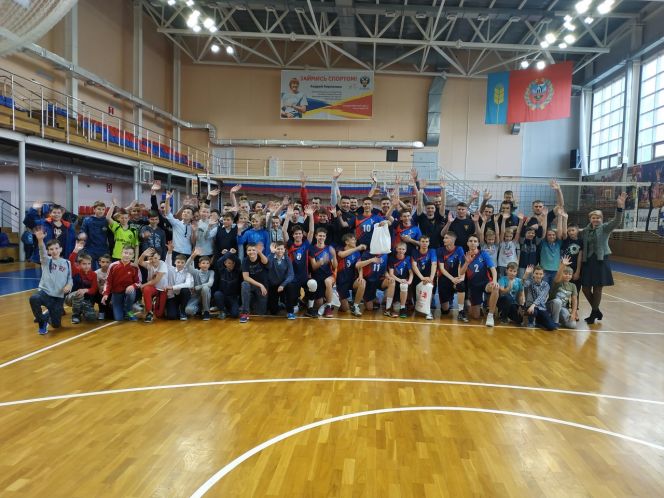 Игроки «Университета» дали мастер-класс юным спортсменам СШОР «Заря Алтая»