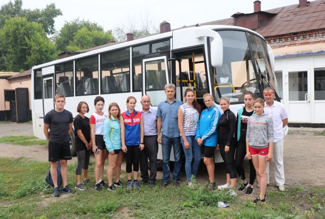 Автобус «КВЗ» с 31 пассажирским местом стоимостью 3 759 тысяч рублей будет служить для перевозки спортсменов Алтайского училища олимпийского резерва