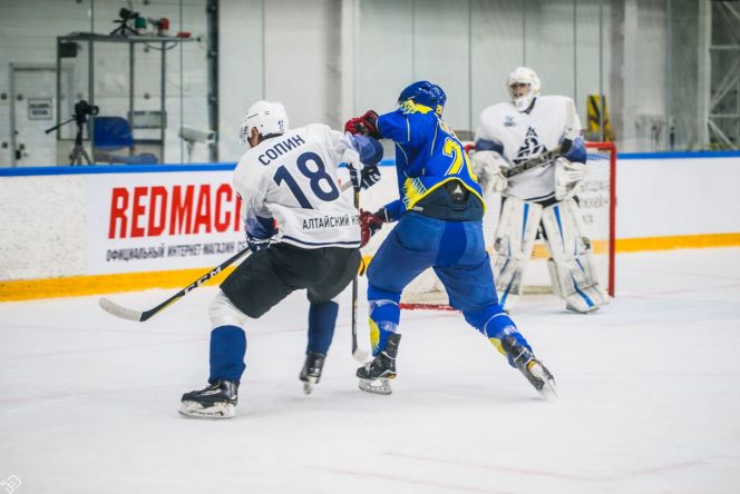Хоккеисты «Динамо-Алтая» во второй выездной игре с «Челнами»  победили в серии буллитов - 2:1