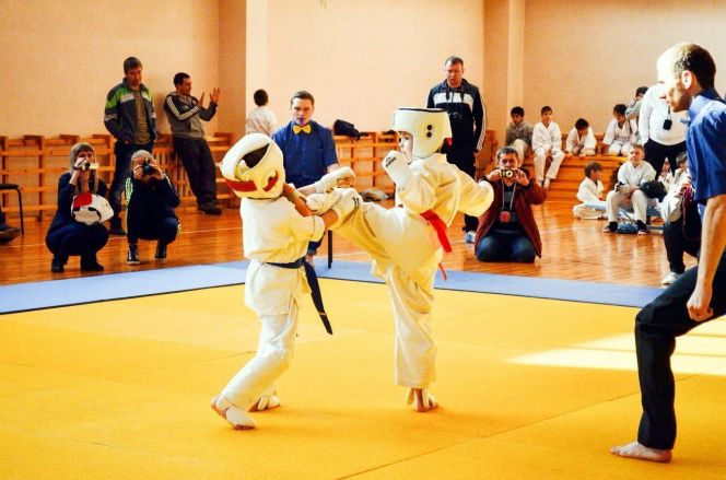 Алтайская школа каратэ киокушин «Тикара Додзё» приглашает на тренировки детей от четырёх лет