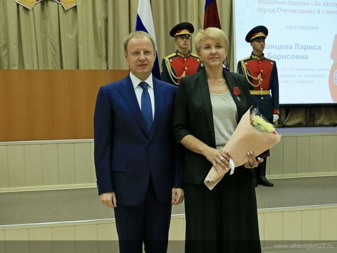 Директор СШОР по волейболу "Заря Алтая" Лариса Казанцева награждена орденом  «За заслуги перед Отечеством» II степени