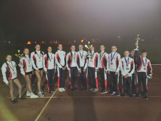 Мамонтовские школьницы выиграли Всероссийские соревнования "Шиповка юных", а школьники стали бронзовыми призёрами