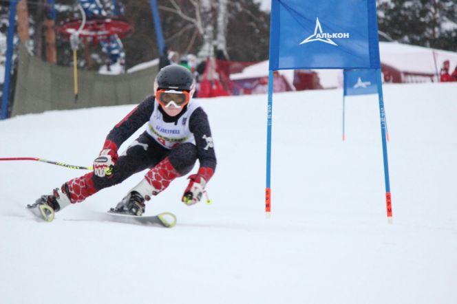 Более трети медалей юношеского первенства Сибири в Белокурихе завоевали воспитанники краевой спортшколы "Горные лыжи".  