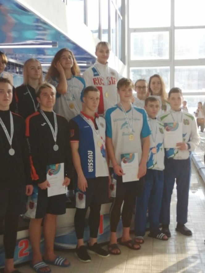 Пловцы спортшколы "Дельфин" добились успеха на Всероссийском турнире "Золотая ласта"