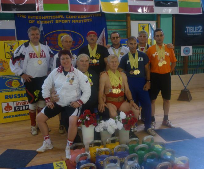 Алтайские ветераны приняли участие в I Всемирных играх мастеров гиревого спорта.