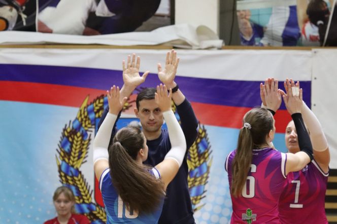 Волейболистки «Алтая-АГАУ» стартовали в домашнем туре с победы над «Ангарой» – 3:1 