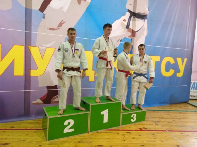 Алтайские спортсмены завоевали четыре медали на первенстве России среди юношей и юниоров