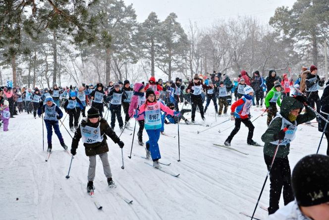 Традиционная гонка «Лыжня России» состоялась 22 февраля в Бийске