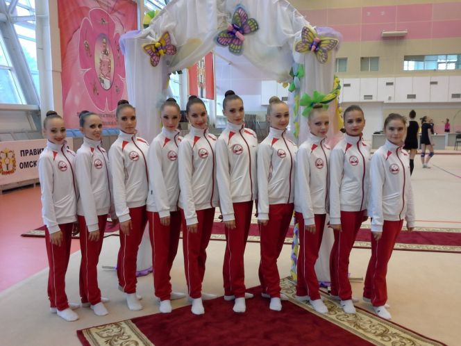 Алтайские гимнастки-художницы - призёры окружного этапа III летней Спартакиады молодёжи России.