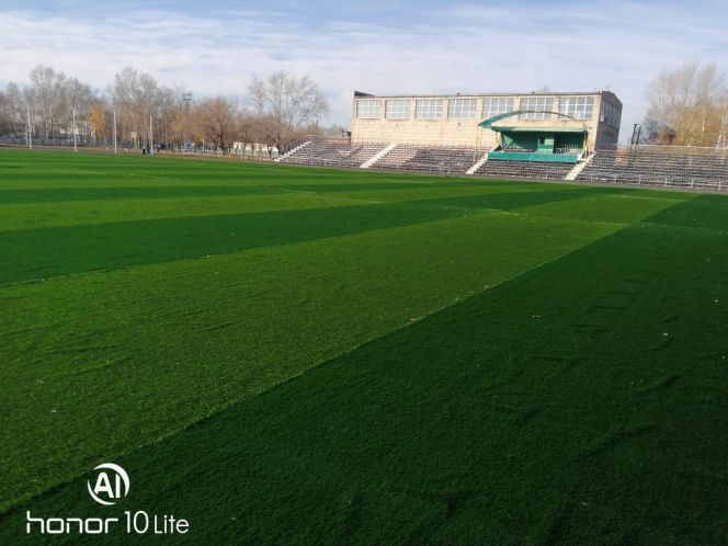 Строительство футбольного поля в Славгороде по федеральному проекту "Спорт - норма жизни" вышло на финишную прямую