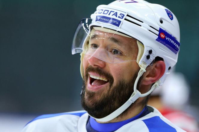 Русские хоккеисты, которые до сих пор не получили контрактов в НХЛ. Нужно ли им ехать на Родину?