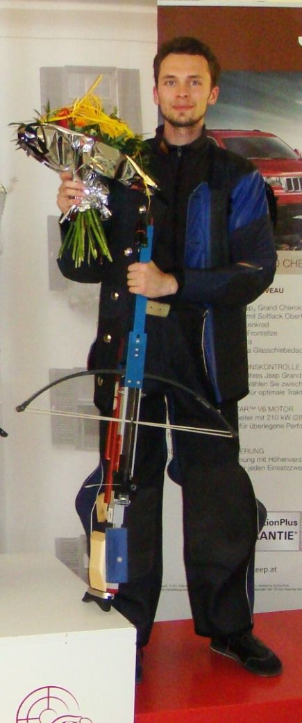 Сергей Каменский стал победителем чемпионата мира в стрельбе из арбалета.