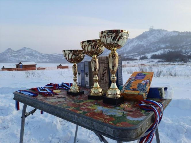 Награды ждут своих обладателей. Фото: Алтайский рыболовный клуб