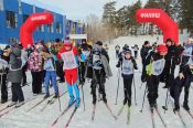 В массовом старте "Лыжня России" в Бийске приняли участие около 800 человек