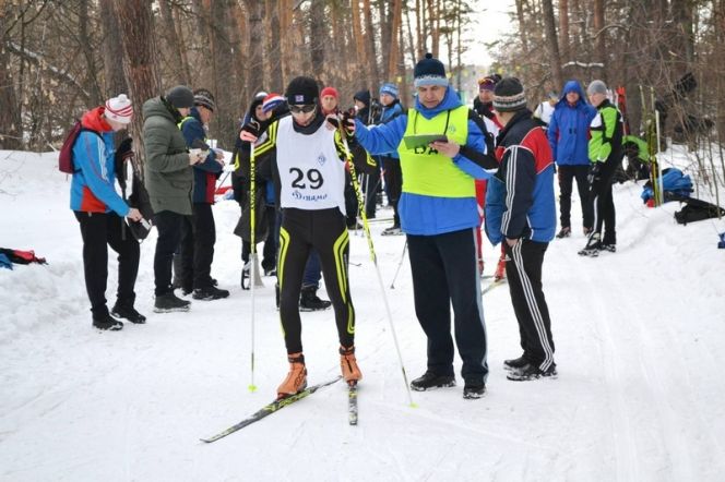 Команда Росгвардии по Алтайскому краю завоевала серебро в соревнованиях по зимнему служебному двоеборью