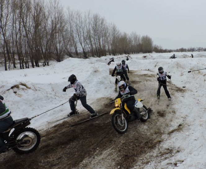В Барнауле состоялись краевые соревнования по спортивному туризму «Гонки мотолыжных экипажей»