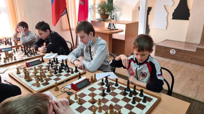 В Барнауле завершился шахматный турнир XLI краевой спартакиады спортшкол среди юношей и девушек младше 2003 года рождения