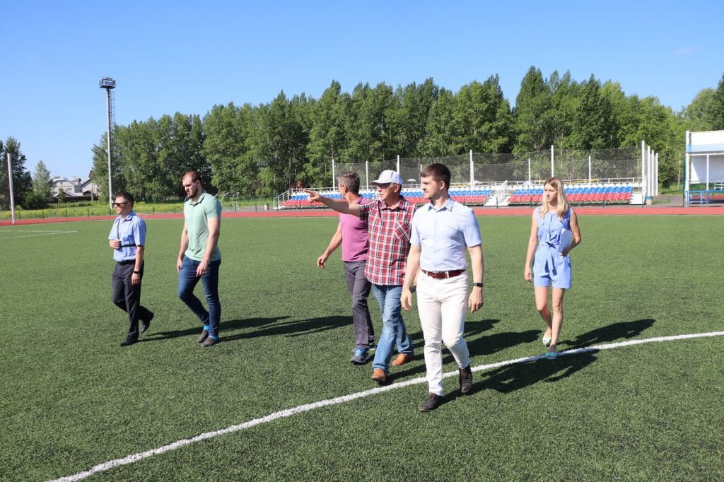 Минспорт алтайского края. Стадион Дружба волейбольные площадки. Волейбольная площадка на стадионе Буревестник. Заринск Алтайский край волейбол соревнования.