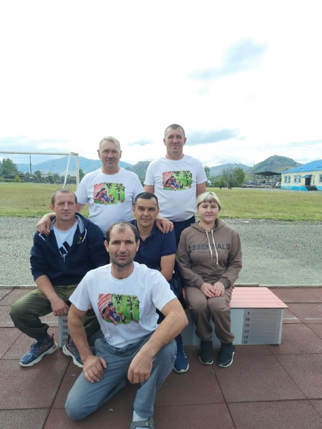 Свой профессиональный праздник работники лесной отрасли Солонешенского района отметили на стадионе, сдав нормы ГТО