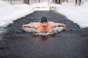 17 января. Барнаул. Озеро Пионерское. Крещенские соревнования по плаванию в ледяной воде.