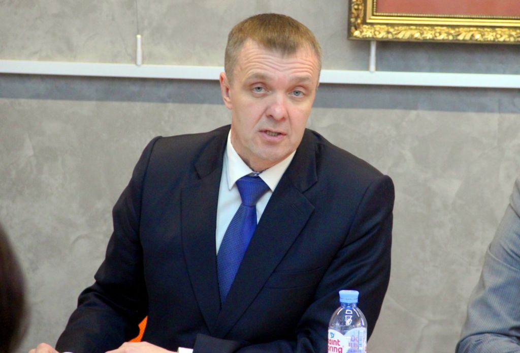 Министр спорта алтайского. Министр спорта Алтайского края Рябцев. Рябцев Министерство спорта Алтайского края.