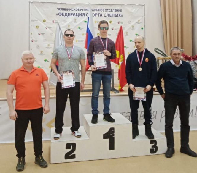 Михаил Аксенов из Бийска - победитель крупных российских соревнований по настольному теннису среди спортсменов с нарушением зрения
