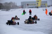 В Барнауле на льду гребного канала прошли очередные зрелищные автосоревнования (фото)