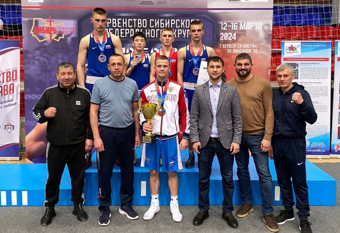 Сборная Алтайского края завоевала семь медалей на юниорском первенстве Сибири и стала третьей в командном зачёте