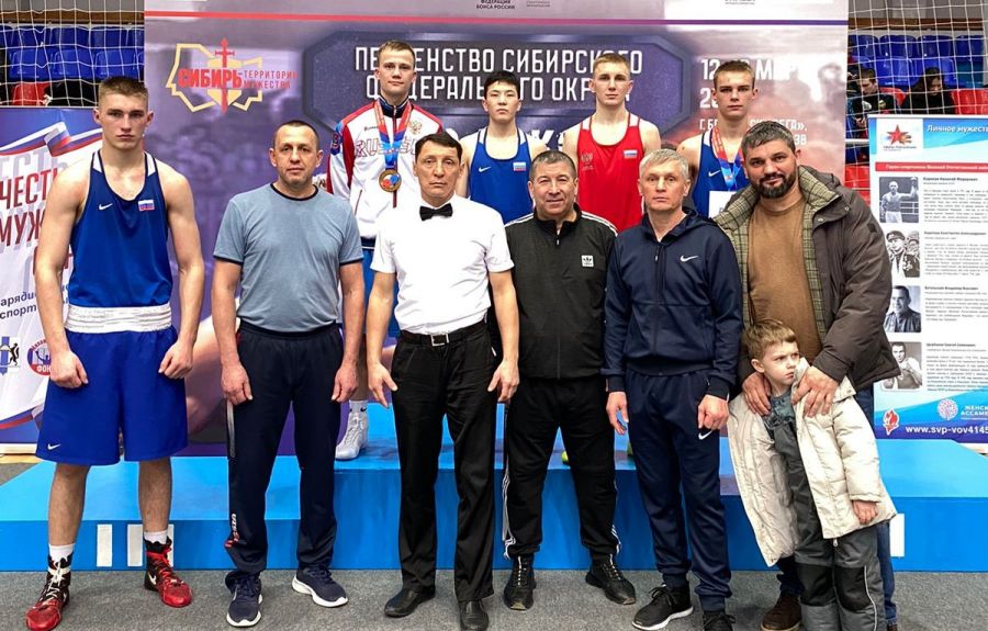 Сборная Алтайского края завоевала семь медалей на юниорском первенстве Сибири и стала третьей в командном зачёте