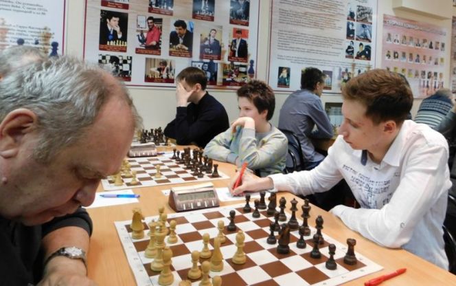 Стартовал заключительный тур чемпионата Сибири по классическим шахматам