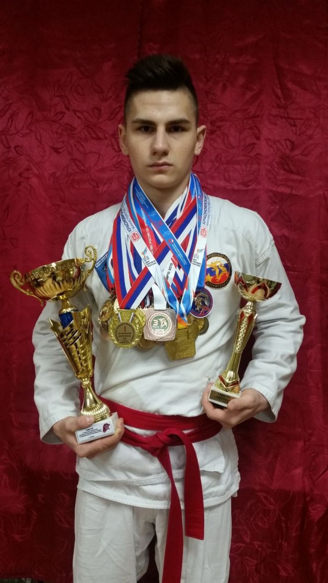 Арман Хачатрян из СК "Алькор" стал победителем всероссийского турнира в Анапе