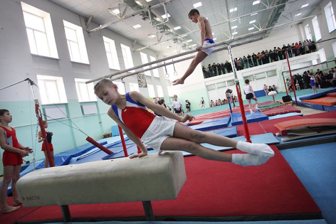 Спортивная гимнастика когалым. Спортивная гимнастика Барнаул. Мастер спорта по спортивной гимнастике. Соревнования спортивная гимнастика СДЮШОР. Спортивная гимнастика Барнаул для мальчиков.
