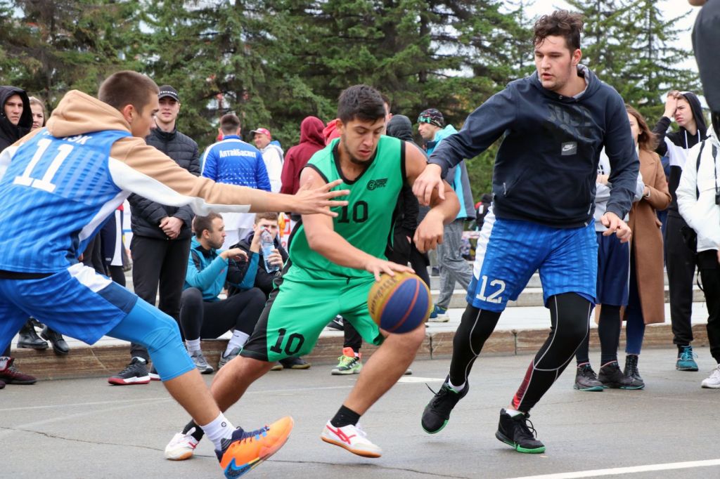 Новости спорта алтайского края. Баскетбол в Алтайском крае. Прически на массовый спорт. Алтайский спорт. Оранжевый мяч во Владимире 2020.